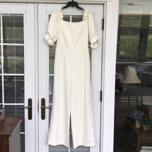 ANTONIO MELANI Other - Ivory cream ruffle puff  sleeve jumpsuit